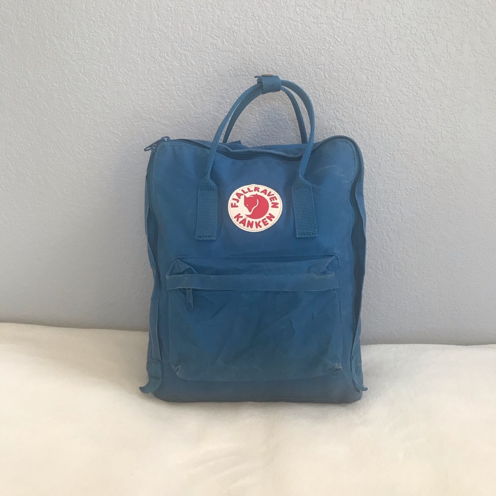 Teal Fjällräven Kanken backpack!